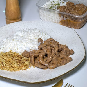 Strogonoff de carne com arroz branco  (300g)