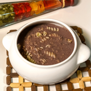 Caldinho de feijão com macarrão e carne moída (400g)