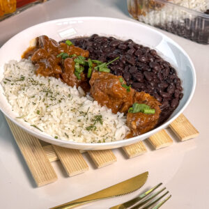 Brasileirinho - Arroz branco com feijão e carne de panela (300g)